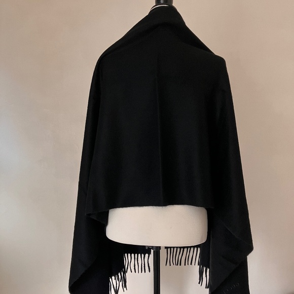 NEW GUCCI TEXTURED CASHMERE SHAWL/SCARF - Picture 7 of 9